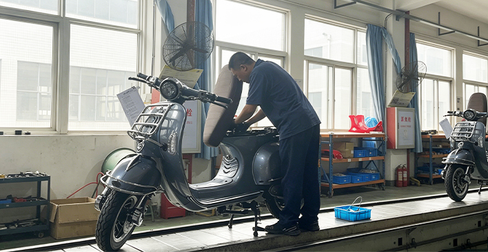 fournisseur de motos &eacute;lectriques en Chine.jpg